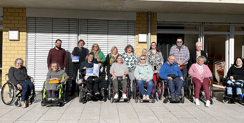 Gruppenfoto mit Zertifikaten