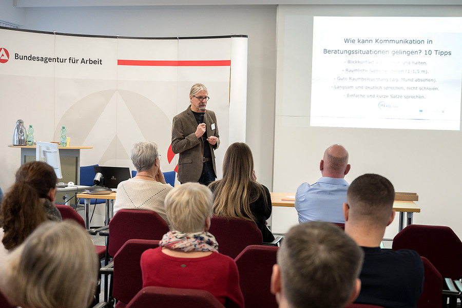 Michael Kalthoff-Mahnke bei seinem Vortrag