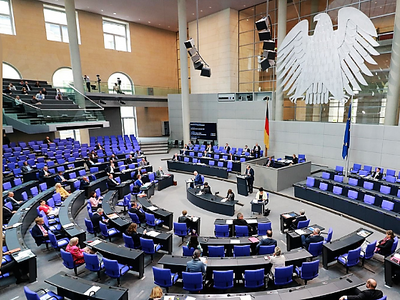 Ein Blick von oben in den Deutschen Bundestag.
