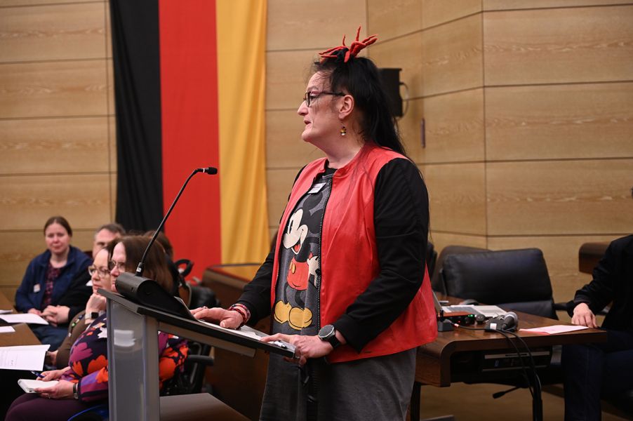 Korinna Schlink interviewt Assistenznutzende