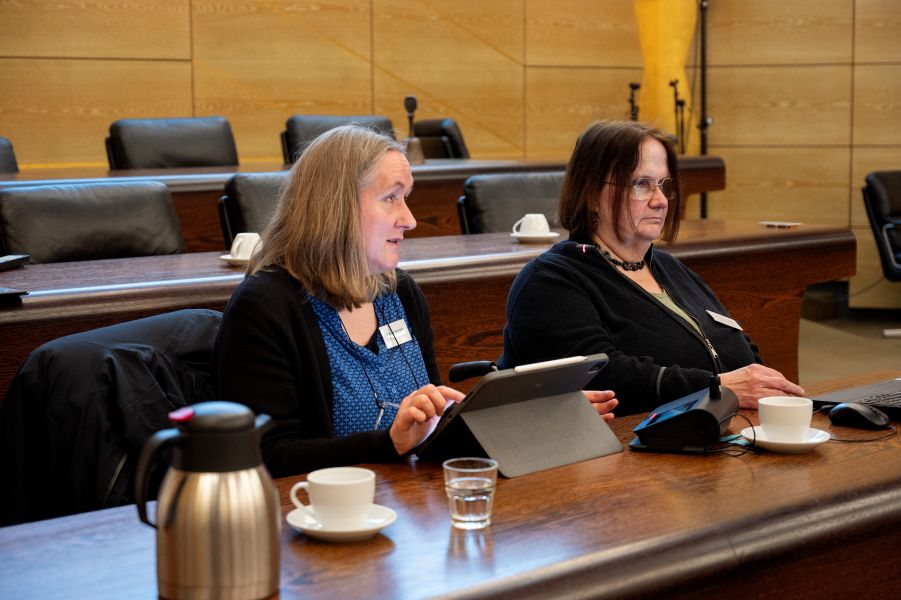 Daniela Herrmann und Christiane Rischer.