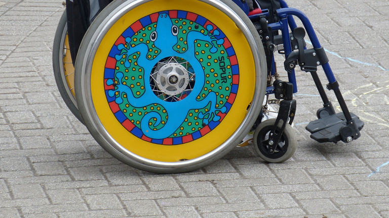 Neuer Ratgeber erklärt, was sich bei Volljährigkeit ändert.