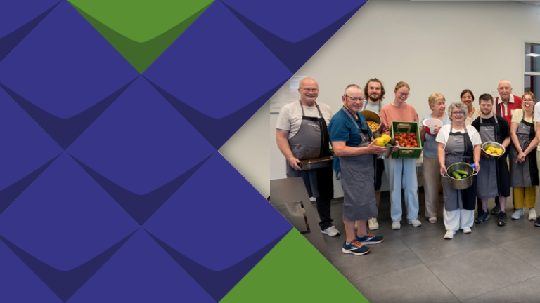 Kochgruppe mit Zutaten