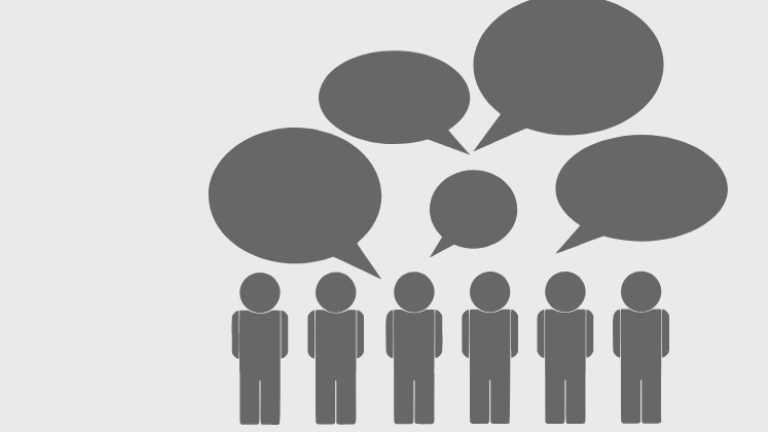 Das Bild zeigt gezeichnete Figuren. Über ihnen sind graue Sprechblasen.