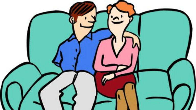 Zwei Menschen auf einem Sofa - © Reinhild Kassing