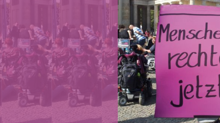 Ein Transparent mit der Aufschrift Menschenrechte jetzt. Foto: Brigitte Faber