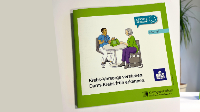 Fotos von Infomaterial in Leichter Sprache