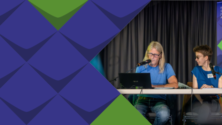 In ihrem Vortrag erklärten Andreas Tintrup und Milena Wolf vom KSL.Arnsberg, weshalb es wichtig ist wählen zu gehen und wen wahlberechtigte Bürger*innen bei der Kommunalwahl in Dortmund wählen können. 