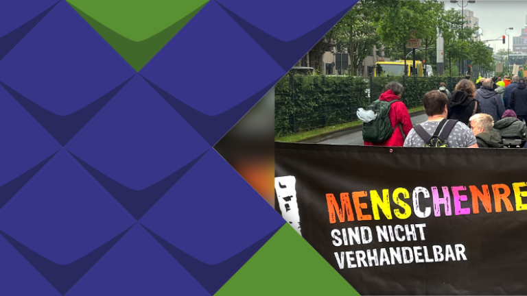 Demo in Dortmund - Bannertext Menschenrechte sind nicht verhandelbar